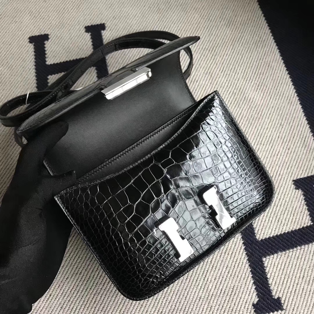 Hermès（爱马仕）Constance 亮面框框鳄鱼 ck89黑色 顶级工艺 蜡线全手工 银扣 19cm
