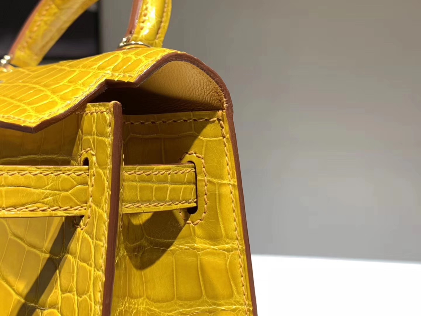 Hermès（爱马仕）mini kelly二代 鳄鱼皮 9D 琥珀黄 现货