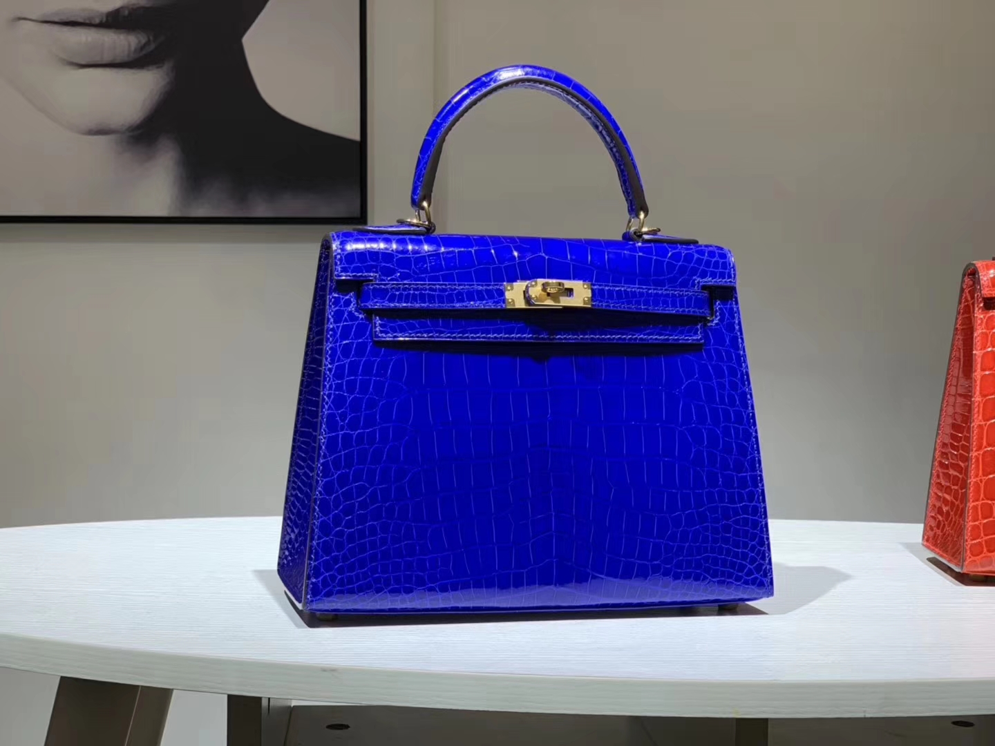 Hermès(爱马仕)Kelly 凯莉包 鳄鱼皮 电光蓝 25cm-拉尔森鳄鱼皮具定制 - 爱马仕包包官网 Hermès(爱马仕)Kelly 凯莉包 鳄鱼皮 电光蓝 25cm