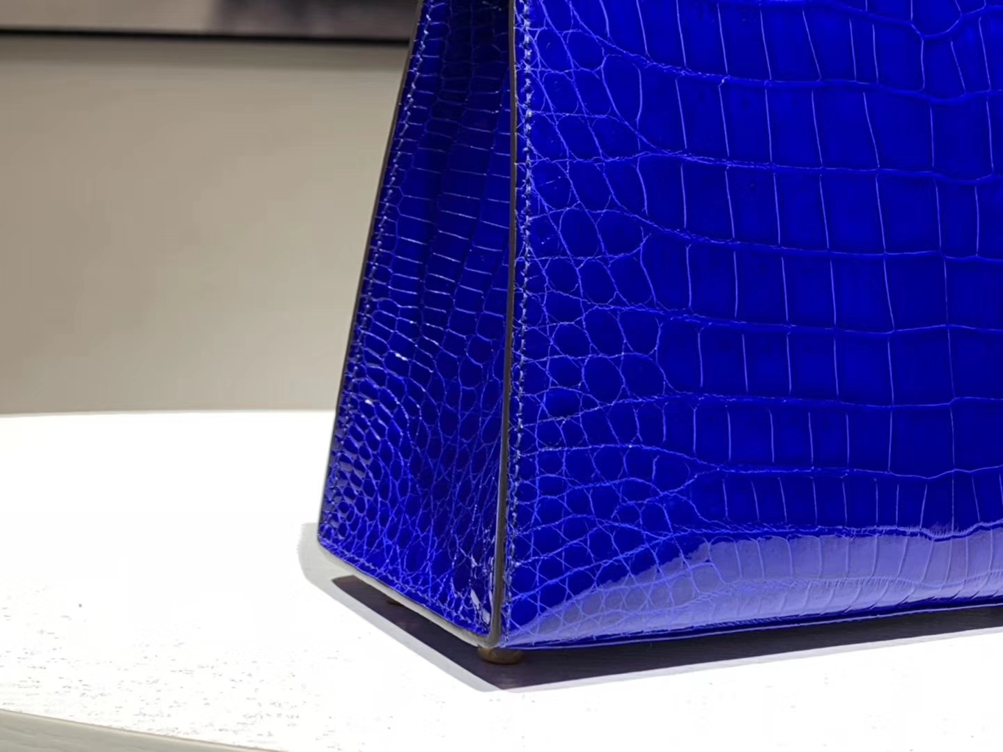 Hermès（爱马仕）Kelly 凯莉包 鳄鱼皮 电光蓝 25cm