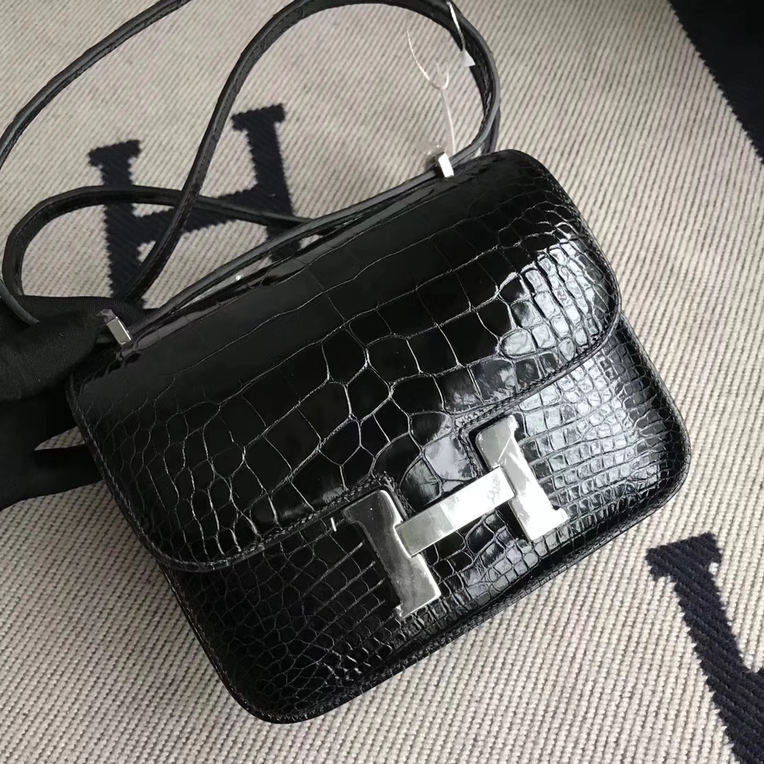 Hermès（爱马仕）Constance 亮面框框鳄鱼 ck89黑色 顶级工艺 蜡线全手工 银扣 19cm