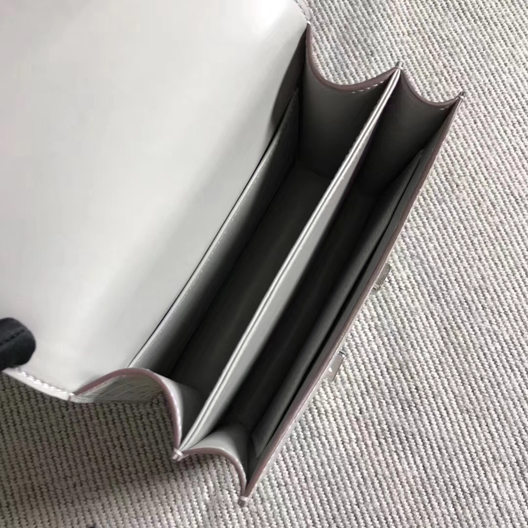 Hermès（爱马仕）Constance 空姐包 珍珠灰 雾面鳄鱼 19cm 金扣 现货