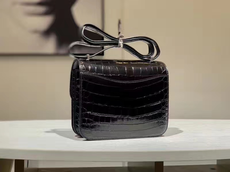 Hermès(爱马仕)Constance 19CM 鳄鱼皮 黑色 现货-拉尔森鳄鱼皮具定制 - 爱马仕包包官网 Hermès(爱马仕)Constance 19CM 鳄鱼皮 黑色 现货