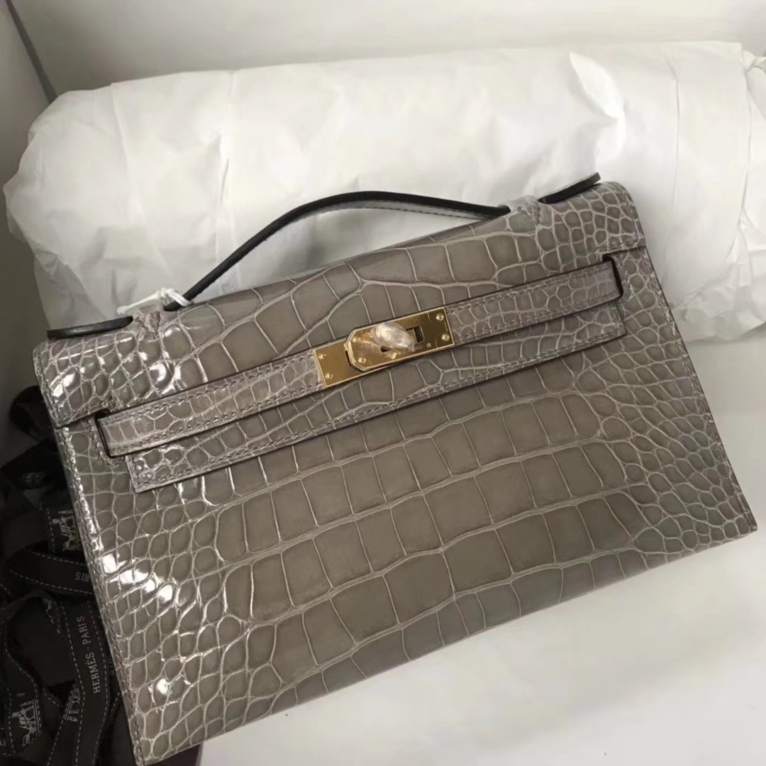 Hermès（爱马仕）Minikelly pochette 亮面鳄鱼 ck81 斑鸠灰 Gris T 金扣 22cm 手拿包