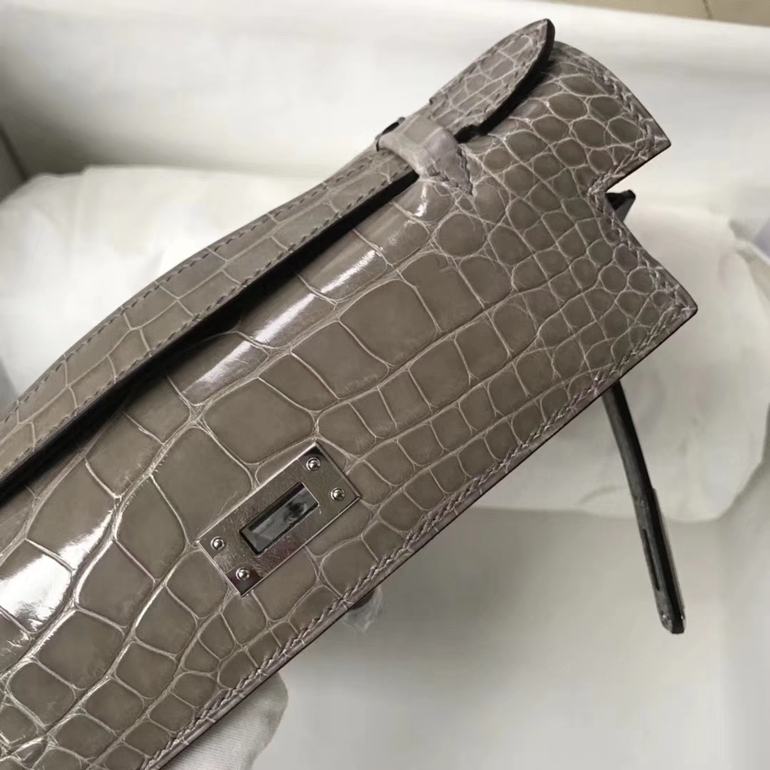 Hermès（爱马仕）Minikelly pochette 亮面鳄鱼 ck81 斑鸠灰 Gris T 银扣 22cm 手拿包