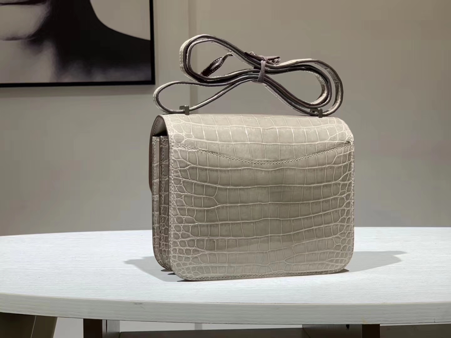 Hermès（爱马仕）Constance空姐包 鳄鱼皮 竹子绿 19CM 现货