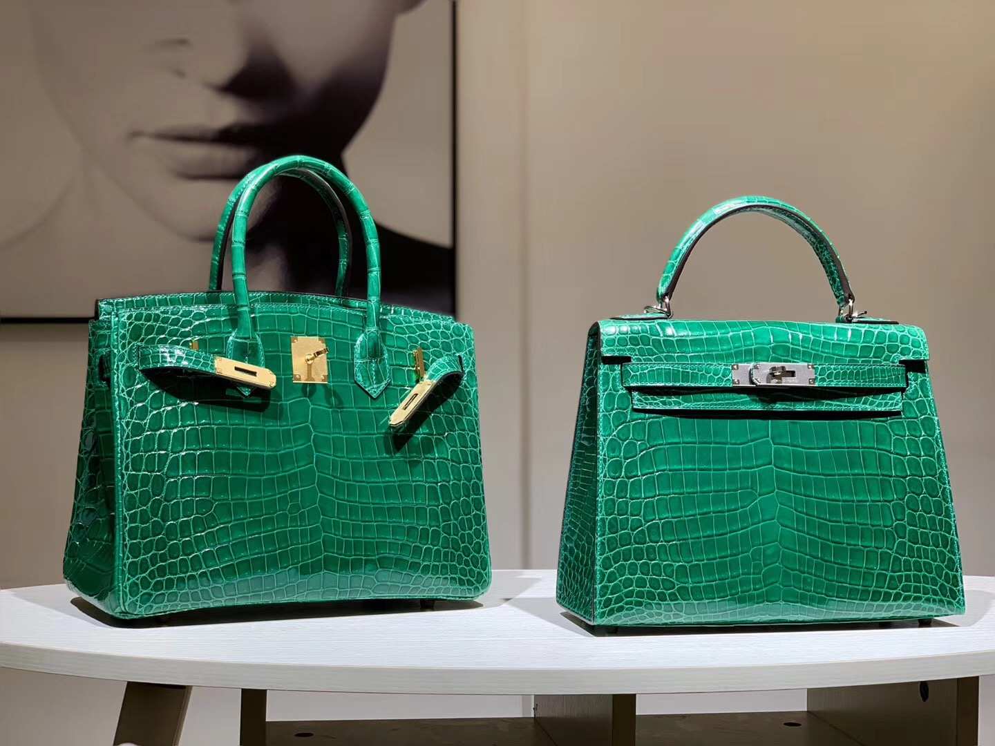 Hermès（爱马仕）Birkin 铂金包 鳄鱼皮 翡翠绿 25cm 金扣 现货