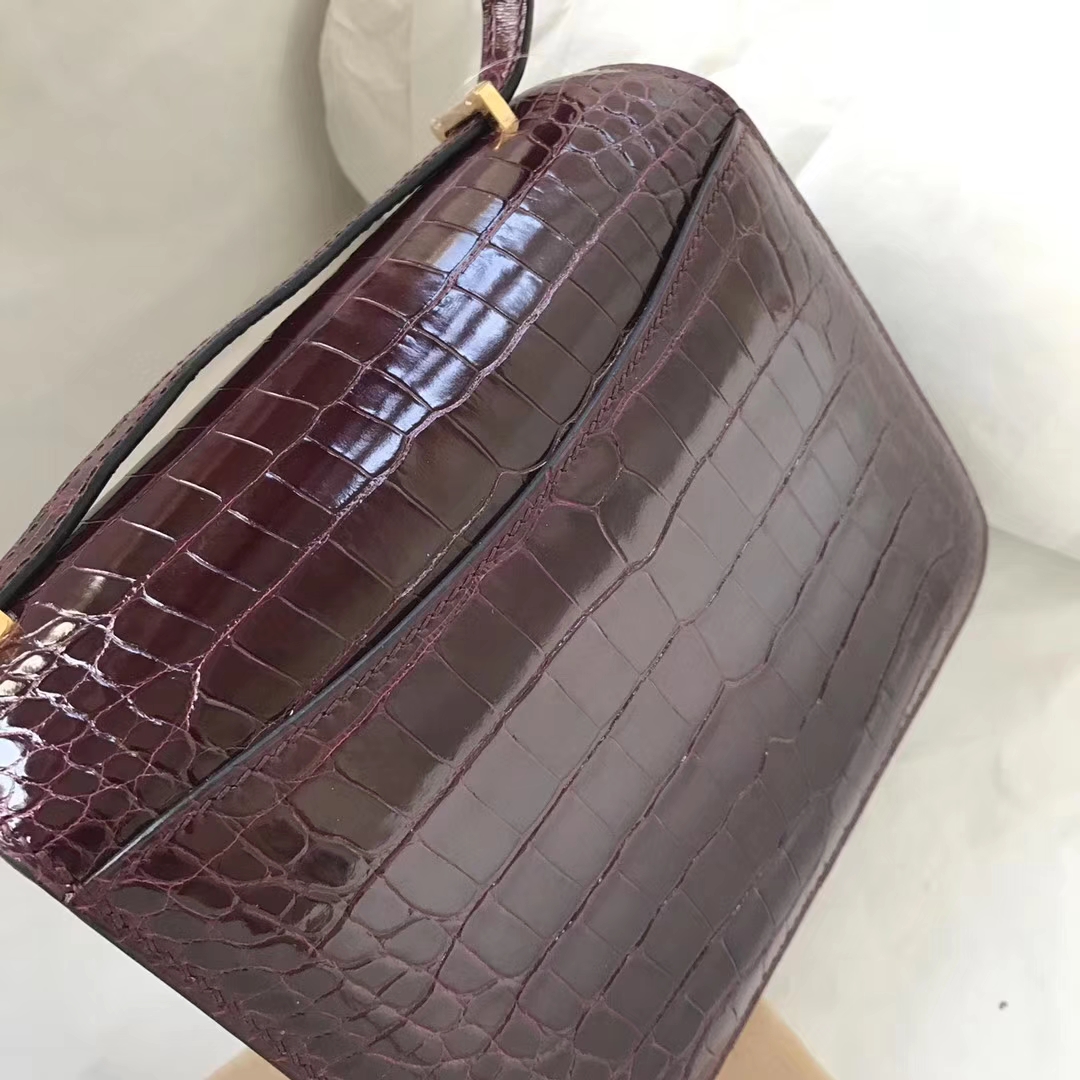 Hermès（爱马仕）Constance 亮面鳄鱼 ck57 波尔多酒红 Bordeaux 红色 蜥蜴扣 金扣 18cm