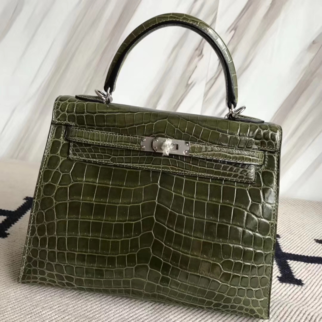 Hermès(爱马仕)Kelly 亮面尼罗鳄 6H橄榄绿 顶级工艺 蜡线全手工 金扣 25cm-拉尔森鳄鱼皮具定制 - 爱马仕包包官网 Hermès(爱马仕)Kelly 亮面尼罗鳄 6H橄榄绿 顶级工艺 蜡线全手工 金扣 25cm