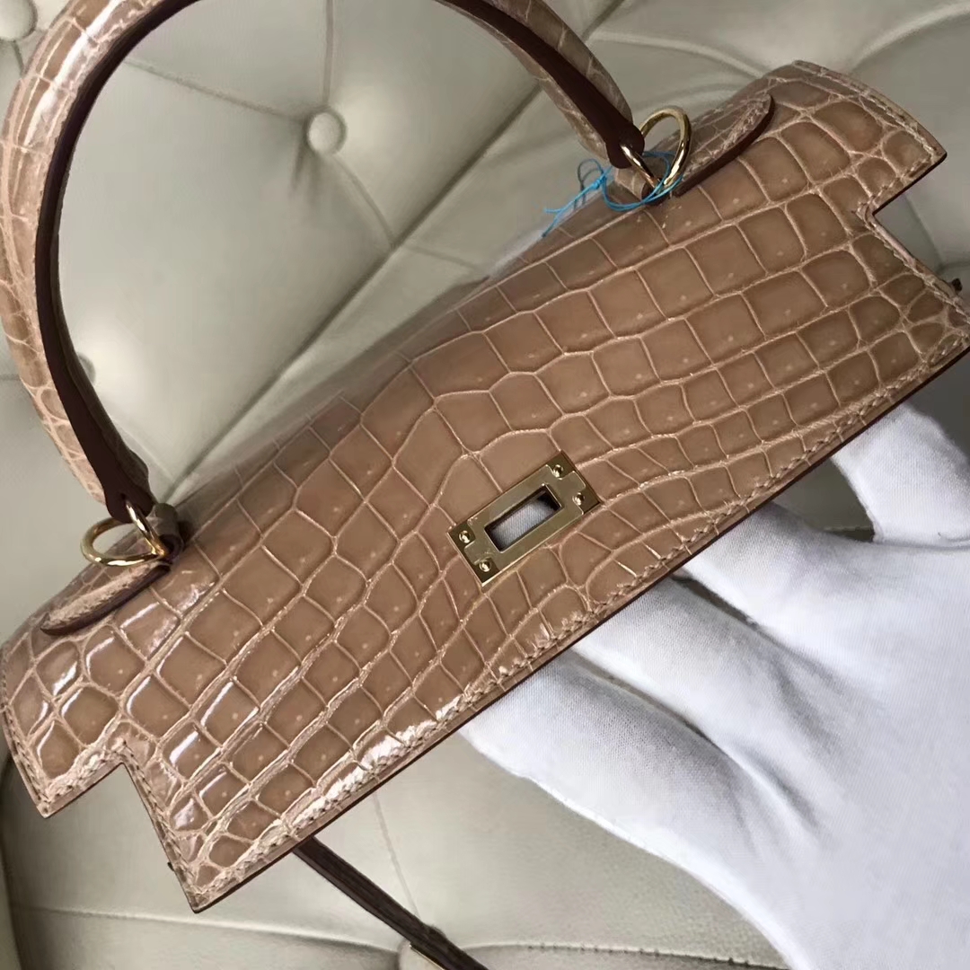 Hermès（爱马仕）Kelly 亮面尼罗鳄 1C浅杏色 顶级工艺 蜡线全手工 金扣 25cm