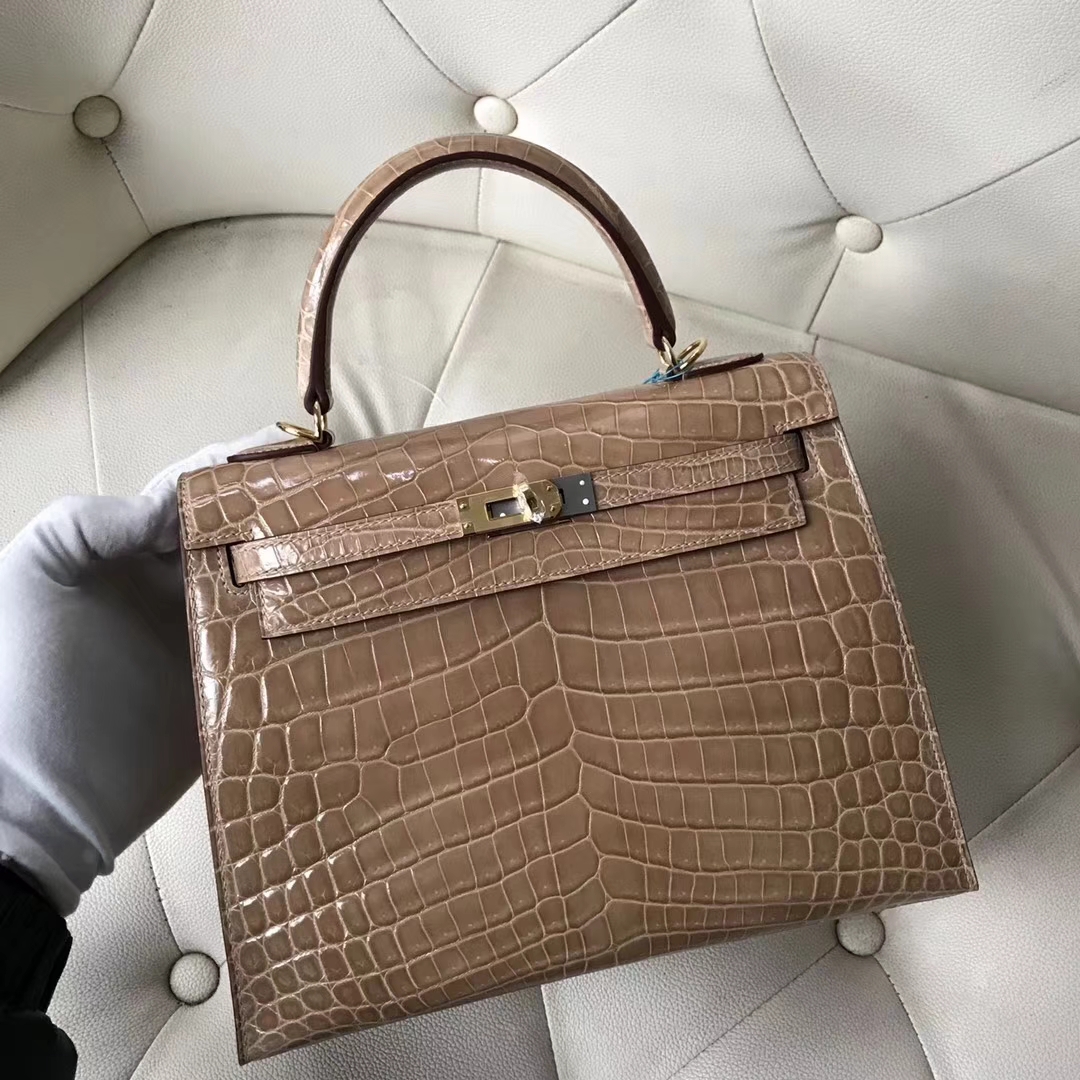 Hermès（爱马仕）Kelly 亮面尼罗鳄 1C浅杏色 顶级工艺 蜡线全手工 金扣 25cm