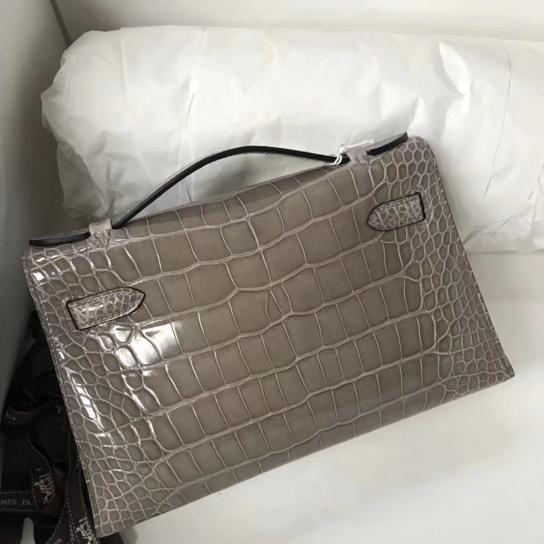 Hermès（爱马仕）Minikelly pochette 亮面鳄鱼 ck81 斑鸠灰 Gris T 金扣 22cm 手拿包