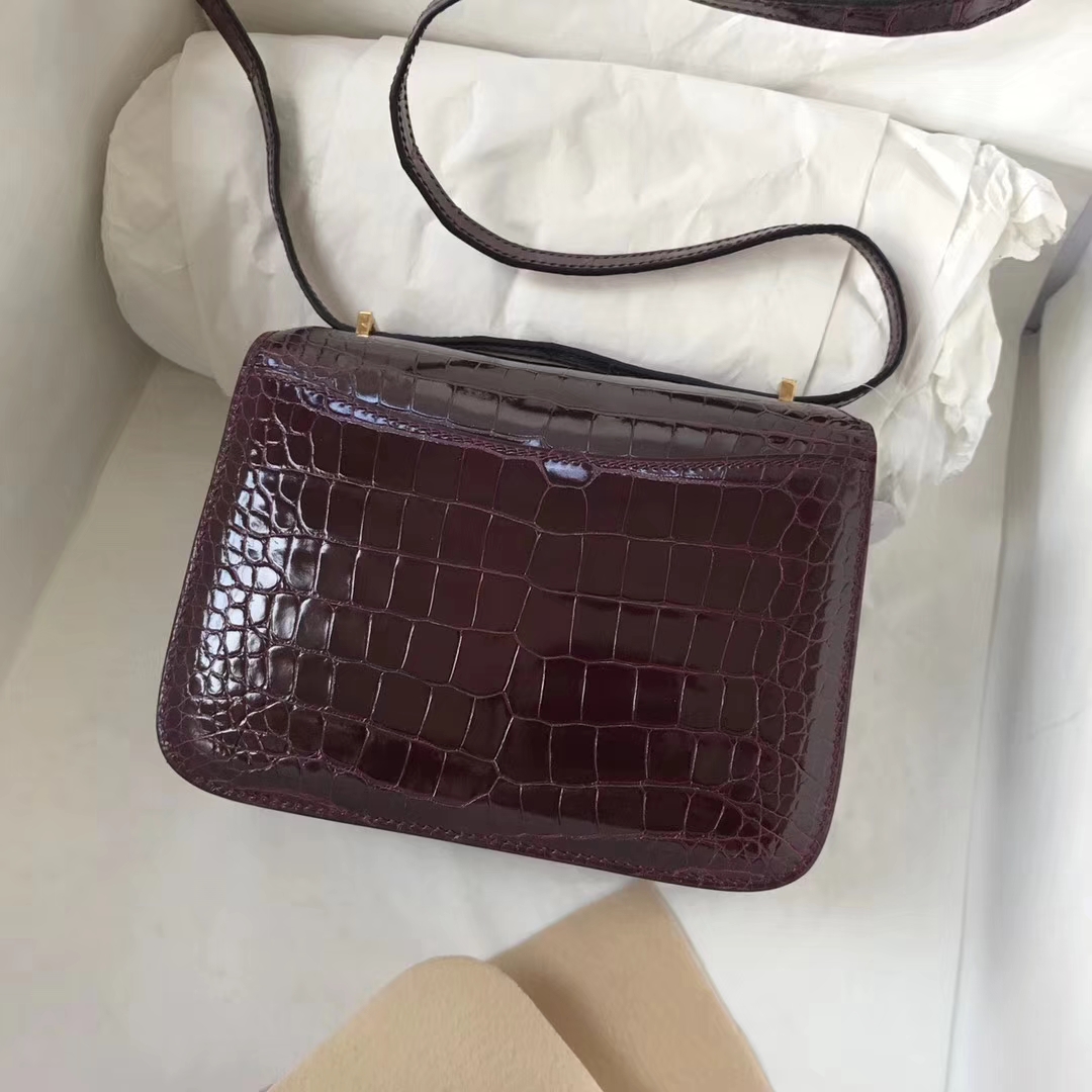 Hermès（爱马仕）Constance 亮面鳄鱼 ck57 波尔多酒红 Bordeaux 红色 蜥蜴扣 金扣 18cm