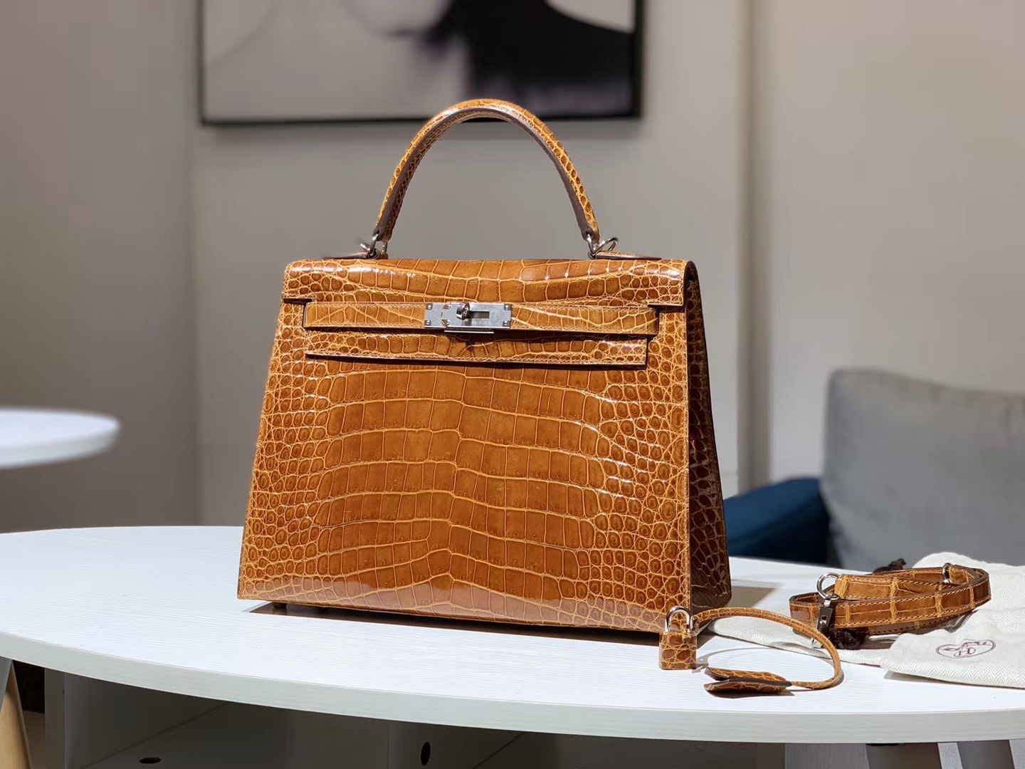 Hermès(爱马仕)Kelly凯莉包 4g 焦糖色 brulee 25cm 配全套专柜原版包装-拉尔森鳄鱼皮具定制 - 爱马仕包包官网 Hermès(爱马仕)Kelly凯莉包 4g 焦糖色 brulee 25cm 配全套专柜原版包装