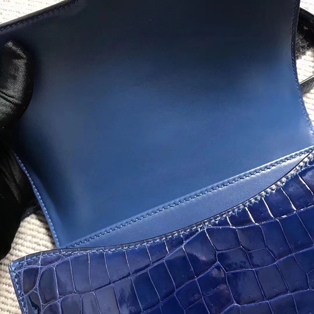 Hermès（爱马仕）极品空姐包Constance 宝蓝色 亮面鳄鱼 金扣 19cm 现货