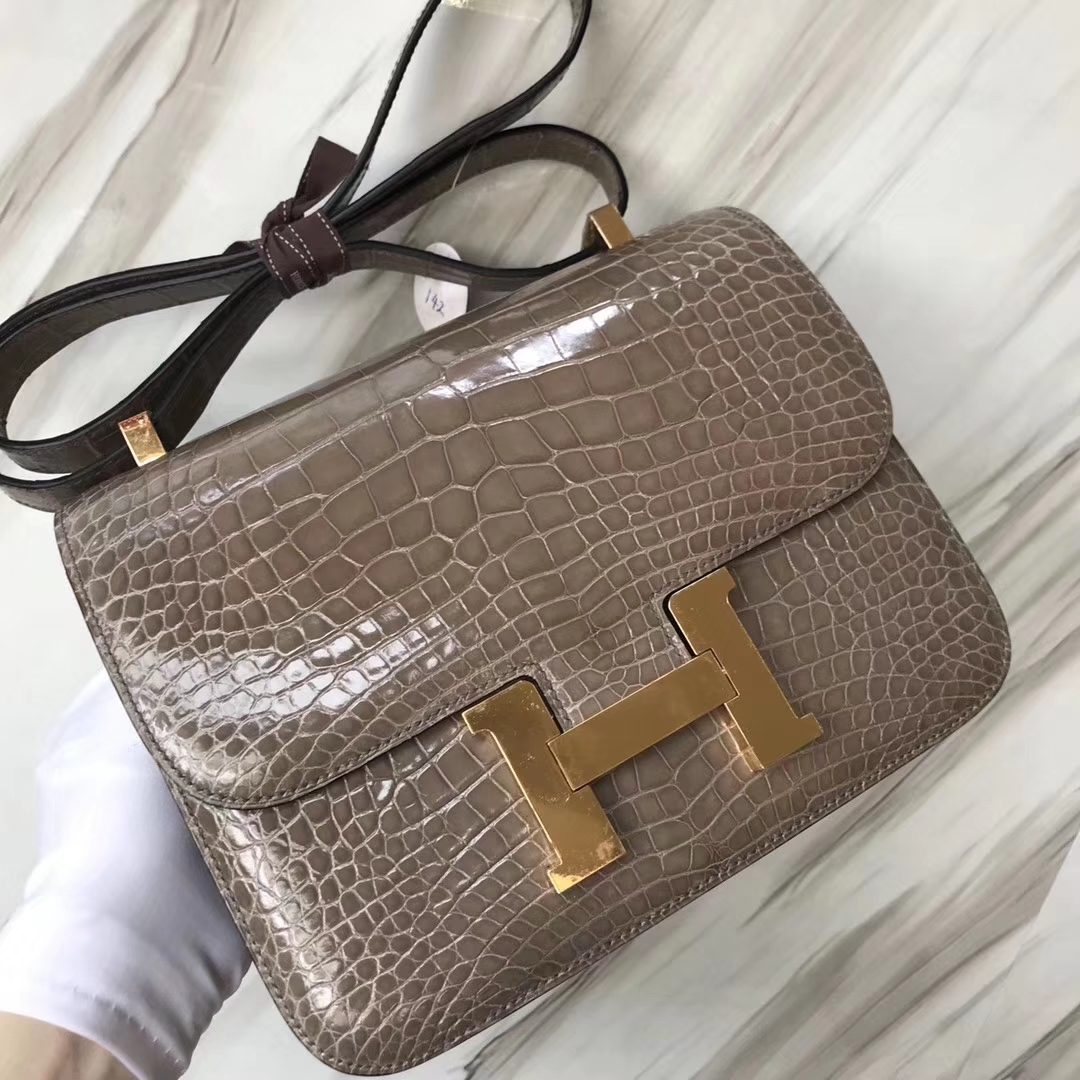 Hermès（爱马仕）Constance空姐包 Alligator shiny 亮面鳄鱼 ck81 斑鸠灰 金扣 顶级手缝 24cm