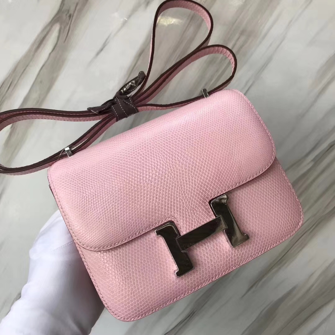 Hermès（爱马仕）Constance空姐包 Lizard 进口亮面蜥蜴 芭比粉 银扣 18cm