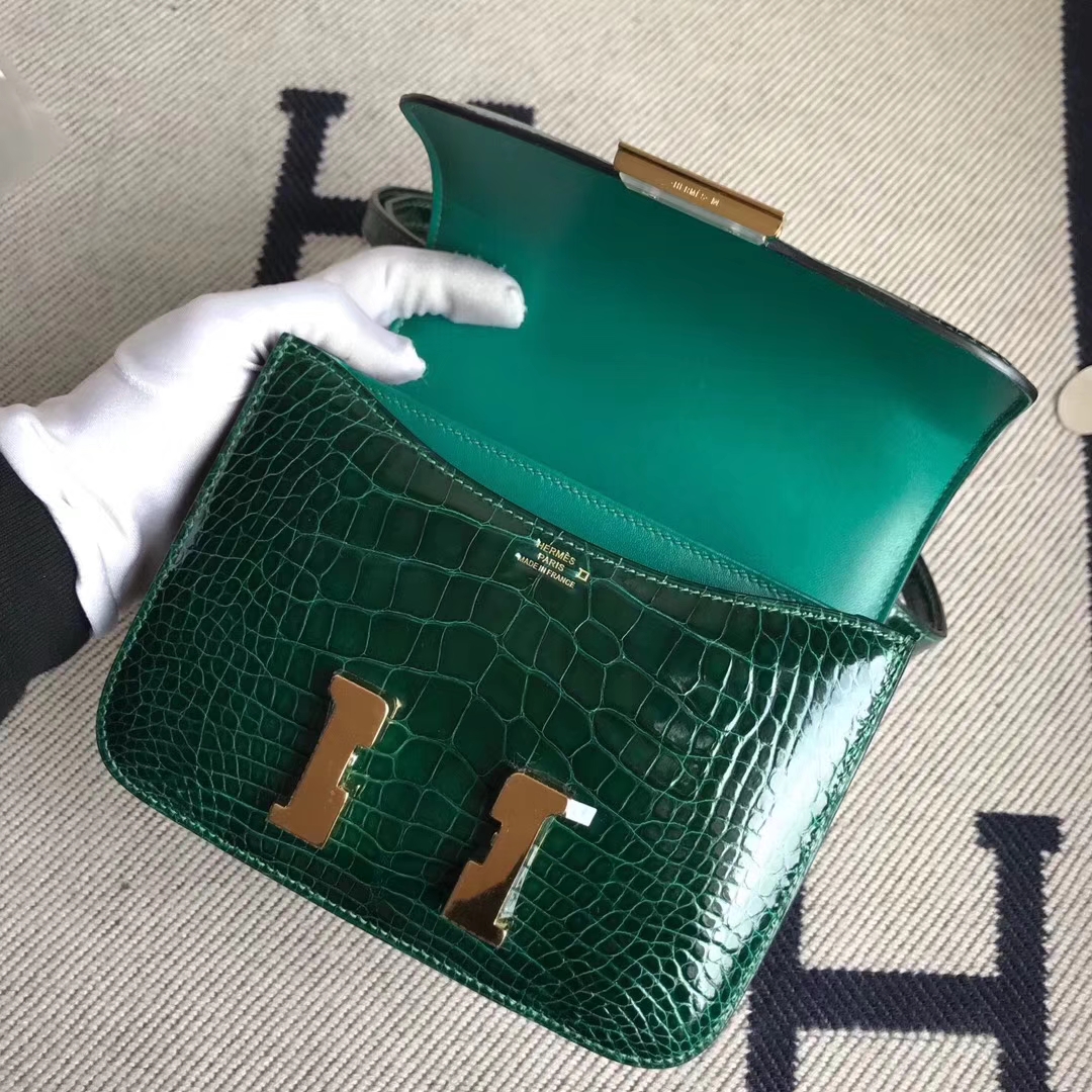 Hermès（爱马仕）Constance空姐包 Alligator shiny 亮面鳄鱼  ck67 祖母绿 金扣 顶级现货 18cm