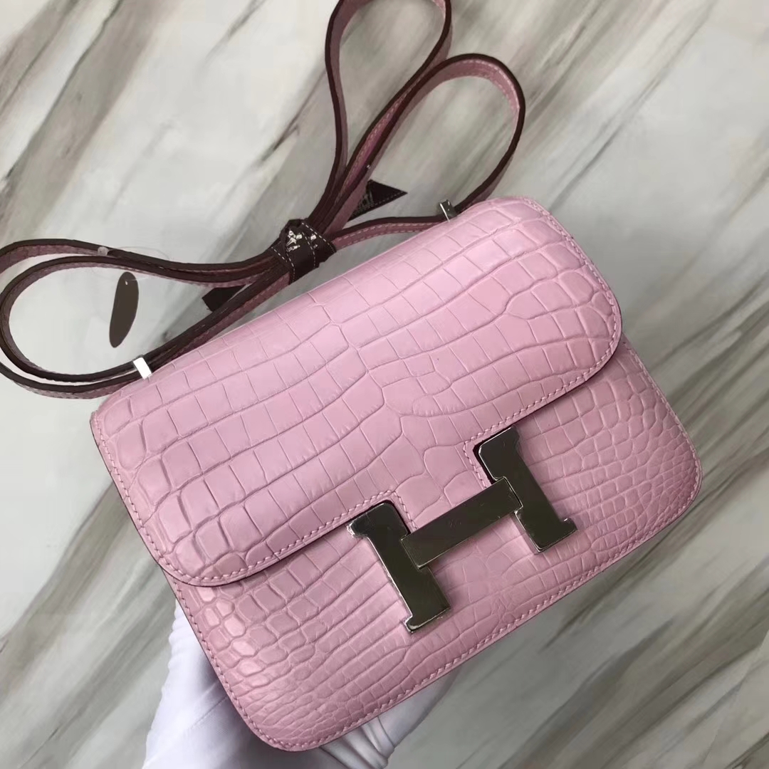 Hermès（爱马仕）Constance空姐包 Crocodile matt 雾面鳄鱼 5p 樱花粉 银扣 18cm 顶级现货
