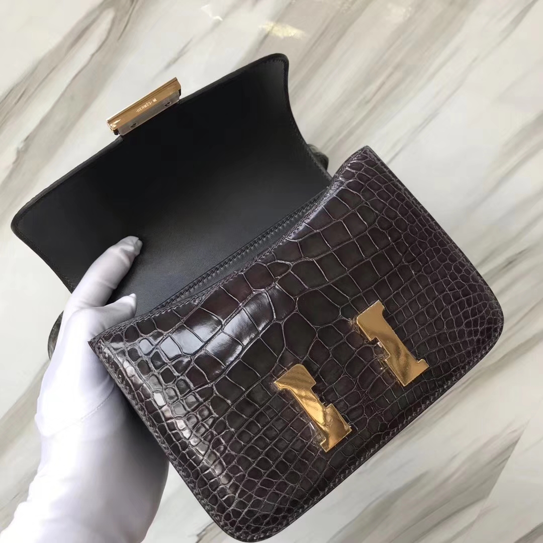 Hermès（爱马仕）Constance Alligator shiny 亮面鳄鱼 ck88 石墨灰 金扣 18cm 顶级现货