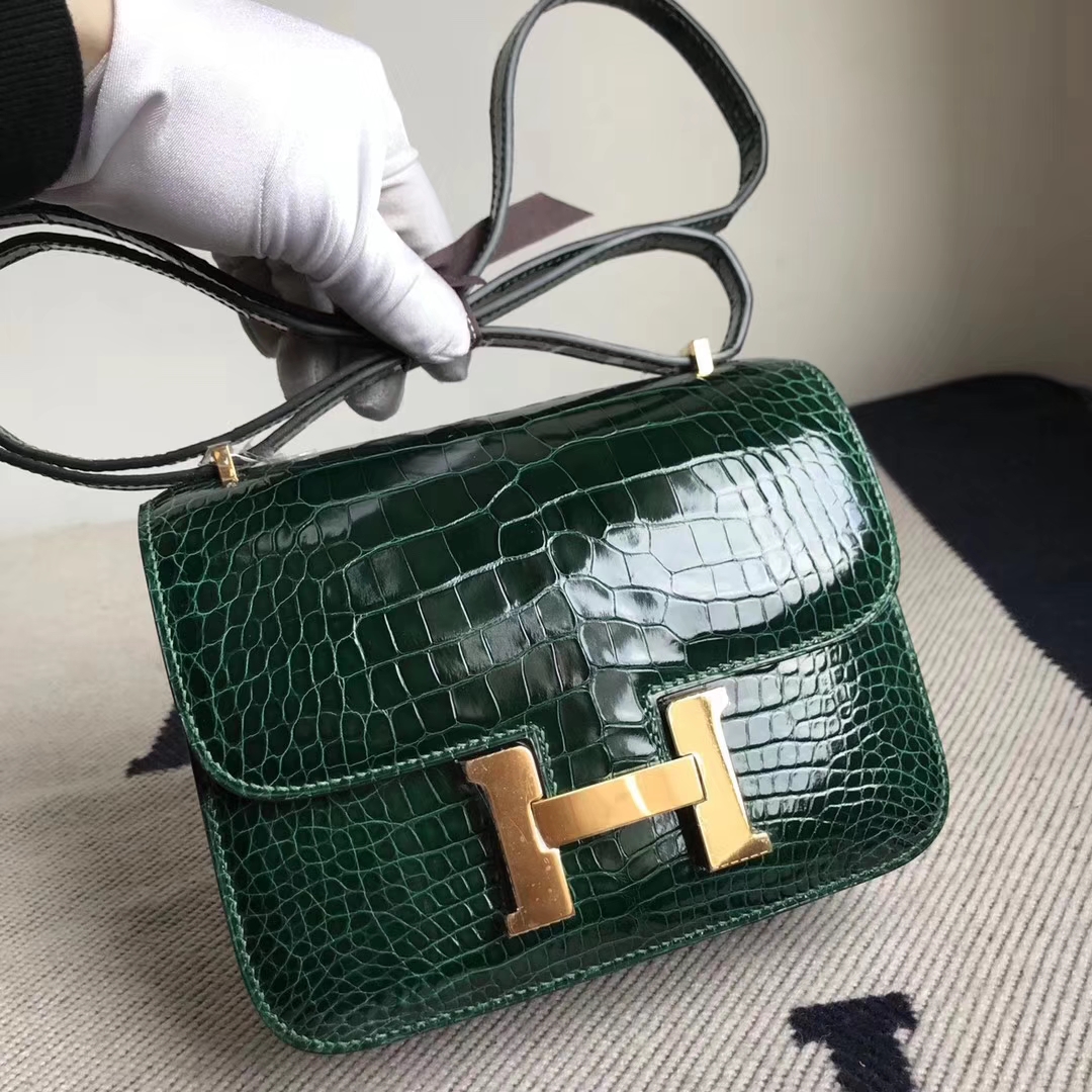 Hermès（爱马仕）Constance空姐包 Alligator shiny 亮面鳄鱼  ck67 祖母绿 金扣 顶级现货 18cm