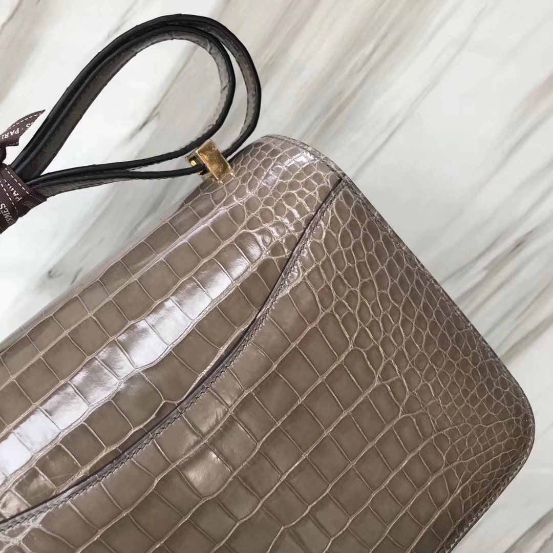 Hermès（爱马仕）Constance空姐包 Alligator shiny 亮面鳄鱼 ck81 斑鸠灰 金扣 顶级手缝 24cm