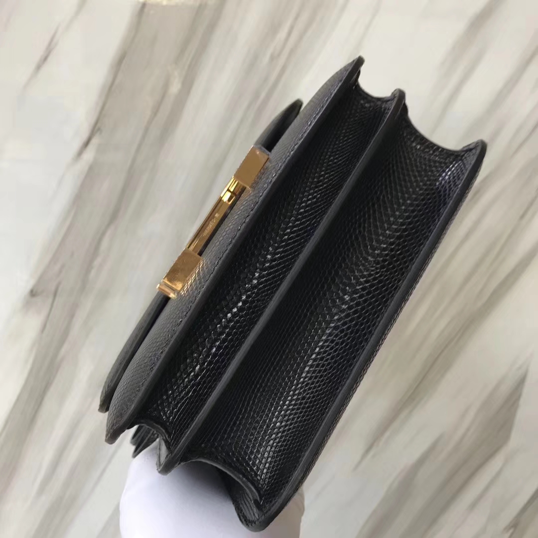 Hermès（爱马仕）Constance空姐包 Lizard 进口亮面蜥蜴🦎 ck89 黑色 noir  金扣 18cm