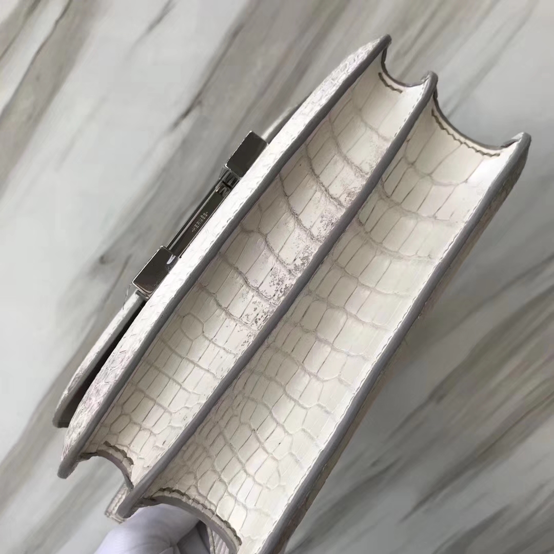 Hermès（爱马仕）Constance空姐包 Himalaya 喜马拉雅 银扣 包中皇后 顶级手缝 18cm 现货