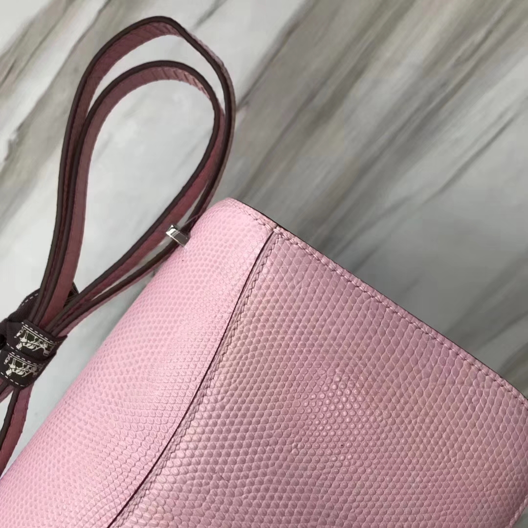Hermès（爱马仕）Constance空姐包 Lizard 进口亮面蜥蜴 芭比粉 银扣 18cm