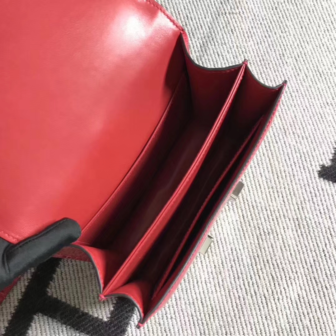 Hermès（爱马仕）极品空姐包Constance 大红色 亮面鳄鱼 银扣 19cm 现货
