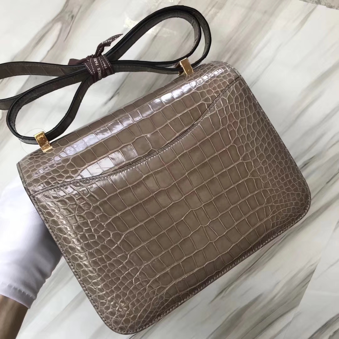 Hermès（爱马仕）Constance空姐包 Alligator shiny 亮面鳄鱼 ck81 斑鸠灰 金扣 顶级手缝 24cm