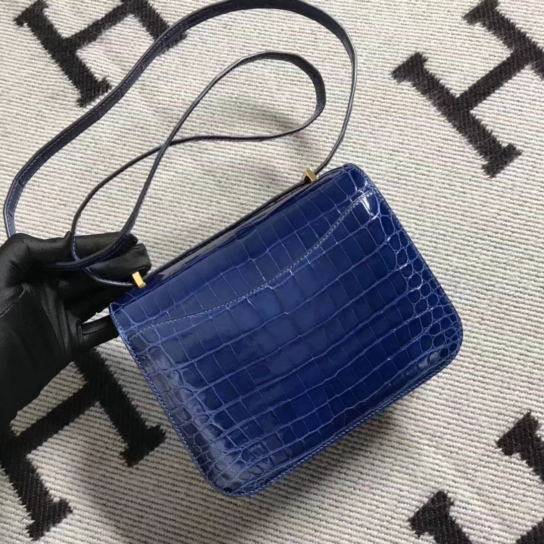 Hermès（爱马仕）极品空姐包Constance 宝蓝色 亮面鳄鱼 金扣 19cm 现货