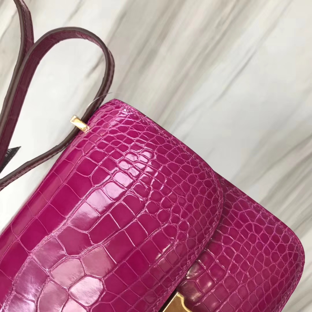 Hermès（爱马仕）Constance空姐包 Alligator shiny 亮面鳄鱼 J5 天方夜谭粉紫 金扣 18cm 顶级现货