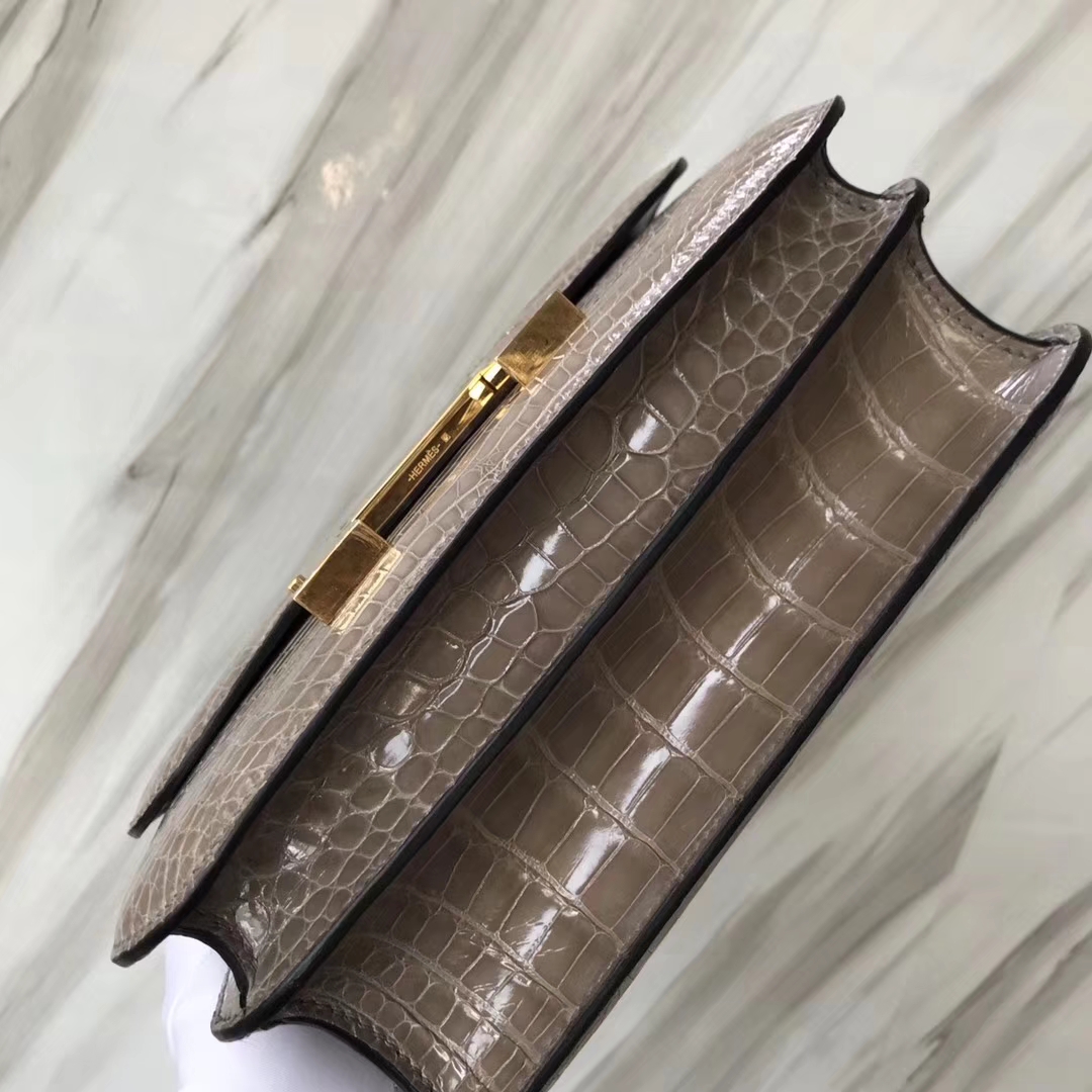 Hermès（爱马仕）Constance空姐包 Alligator shiny 亮面鳄鱼 ck81 斑鸠灰 金扣 顶级手缝 24cm