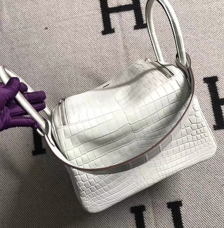 Hermès（爱马仕）Lindy琳迪包 雾面鳄鱼皮珍珠灰 银扣 26cm