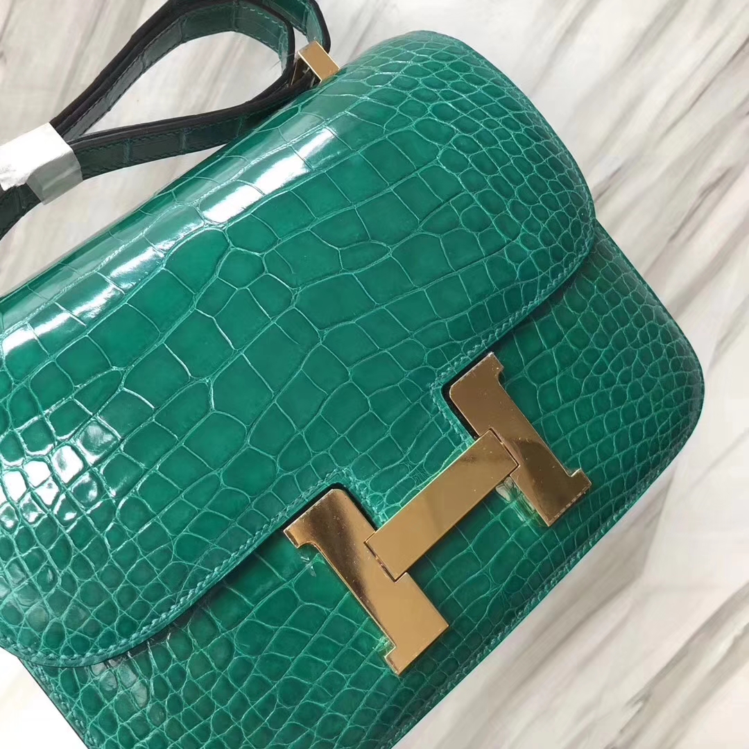 Hermès(爱马仕)Constance24cm Alligator shiny 亮面鳄鱼 6Q 翡翠绿 金扣 现货-拉尔森鳄鱼皮具定制 - 爱马仕包包官网 Hermès(爱马仕)Constance24cm Alligator shiny 亮面鳄鱼 6Q 翡翠绿 金扣 现货