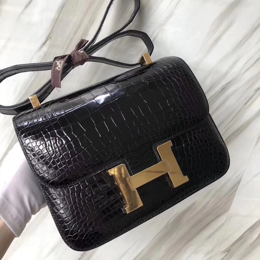 Hermès（爱马仕）Constance24cm Alligator shiny 亮面鳄鱼 ck89 黑色 noir 金扣 现货