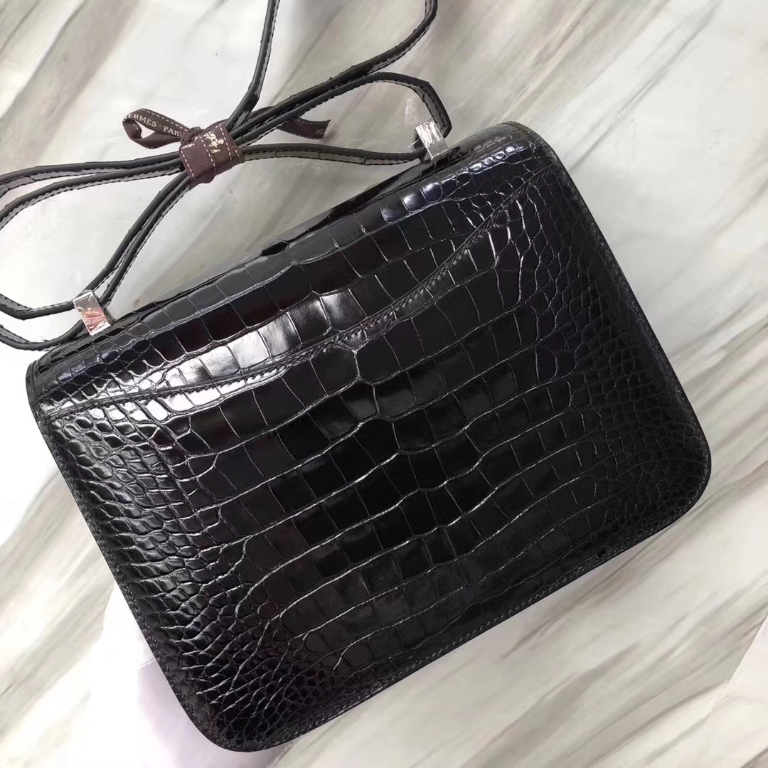 Hermès（爱马仕）Constance24cm Alligator shiny 亮面鳄鱼 ck89 黑色 noir 银扣 现货