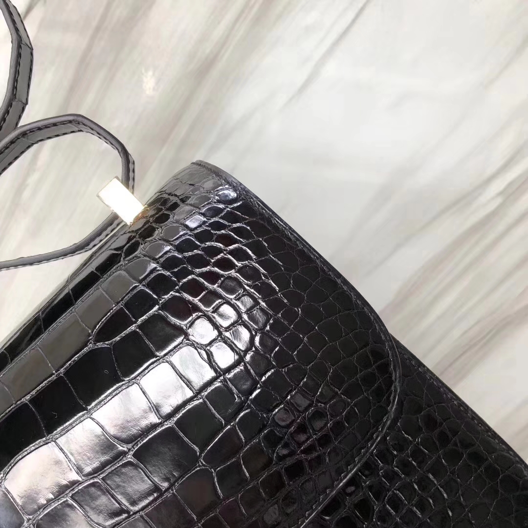 Hermès(爱马仕)Constance24cm Alligator shiny 亮面鳄鱼 ck89 黑色 noir 金扣 现货-拉尔森鳄鱼皮具定制 - 爱马仕包包官网 Hermès(爱马仕)Constance24cm Alligator shiny 亮面鳄鱼 ck89 黑色 noir 金扣 现货