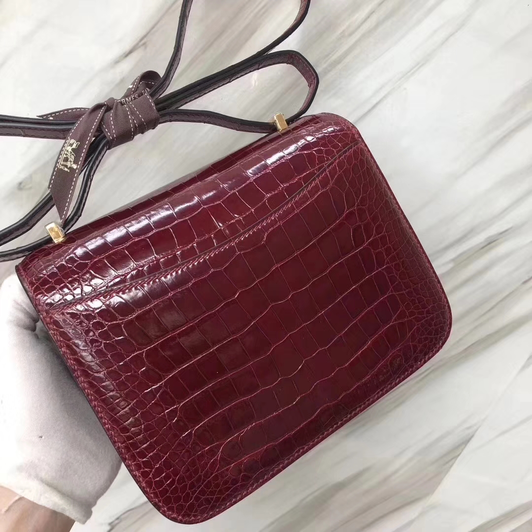 Hermès（爱马仕）Constance空姐包 Alligator shiny 亮面鳄鱼 F5 勃艮第酒红 金扣 18cm