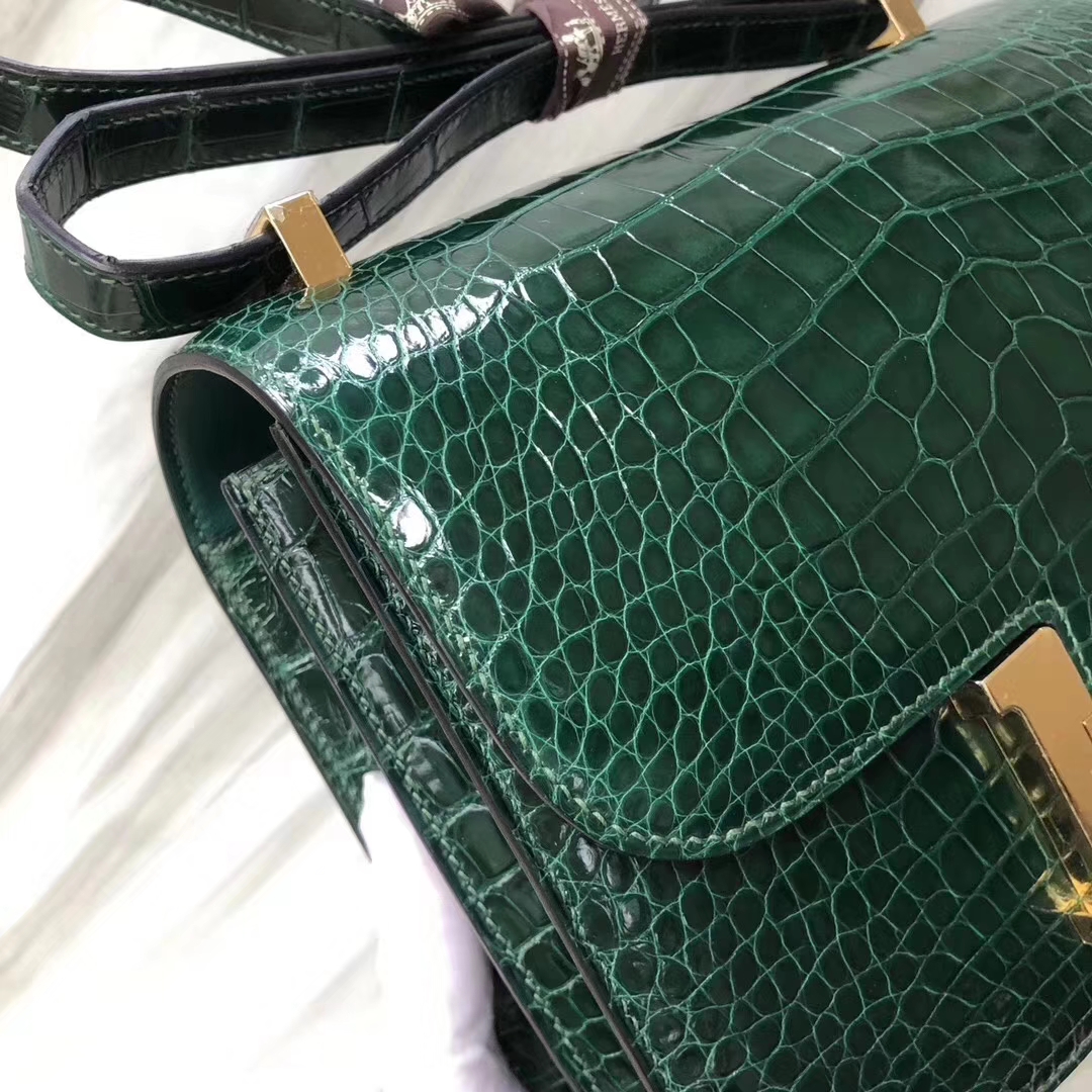 Hermès（爱马仕）Constance24cm Alligator shiny 亮面鳄鱼 ck67 祖母绿 金扣 现货