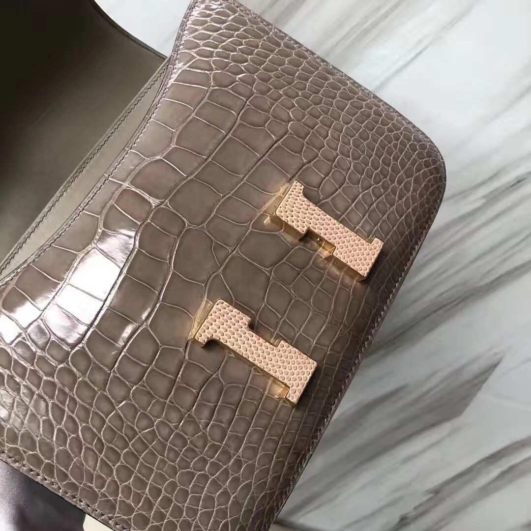 Hermès（爱马仕）Constance空姐包 shiny alligator crocodile 亮面澳洲美洲鳄 ck81斑鸠灰拼蜥蜴扣 23cm