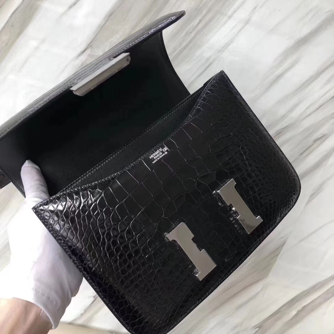 Hermès（爱马仕）Constance24cm Alligator shiny 亮面鳄鱼 ck89 黑色 noir 银扣 现货