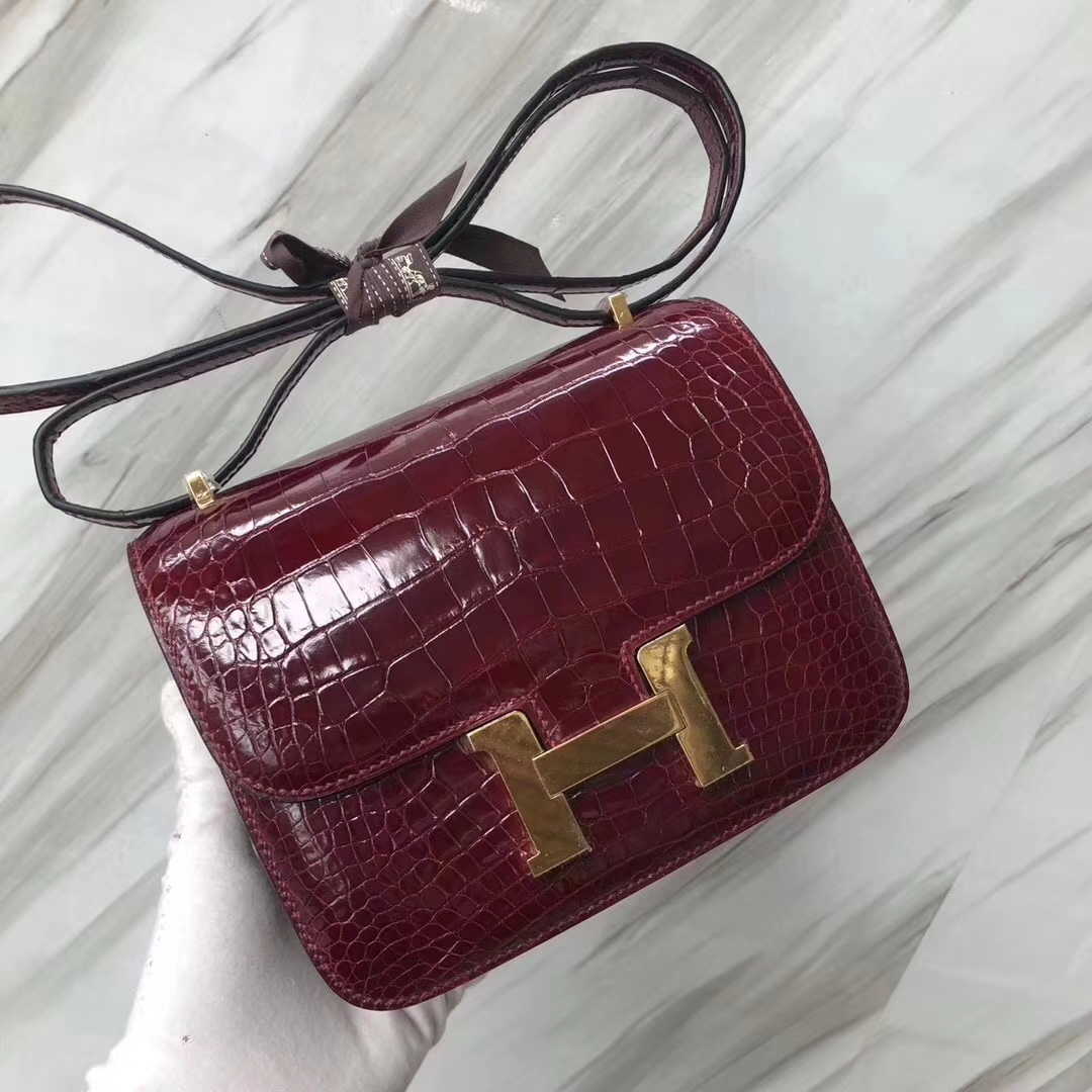 Hermès（爱马仕）Constance空姐包 Alligator shiny 亮面鳄鱼 F5 勃艮第酒红 金扣 18cm