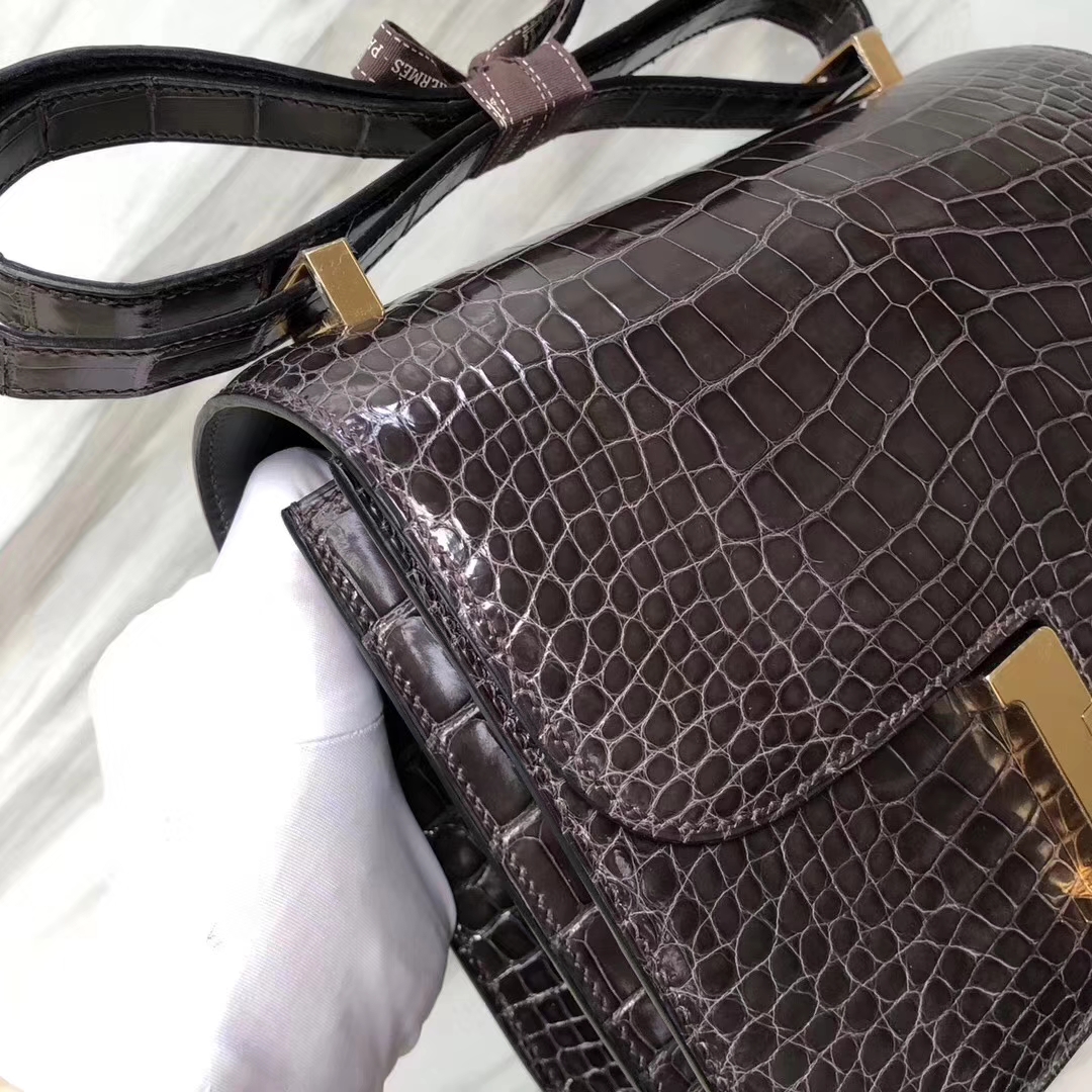 Hermès（爱马仕）Constance24cm Alligator shiny 亮面鳄鱼 ck88 石墨灰 金扣 现货