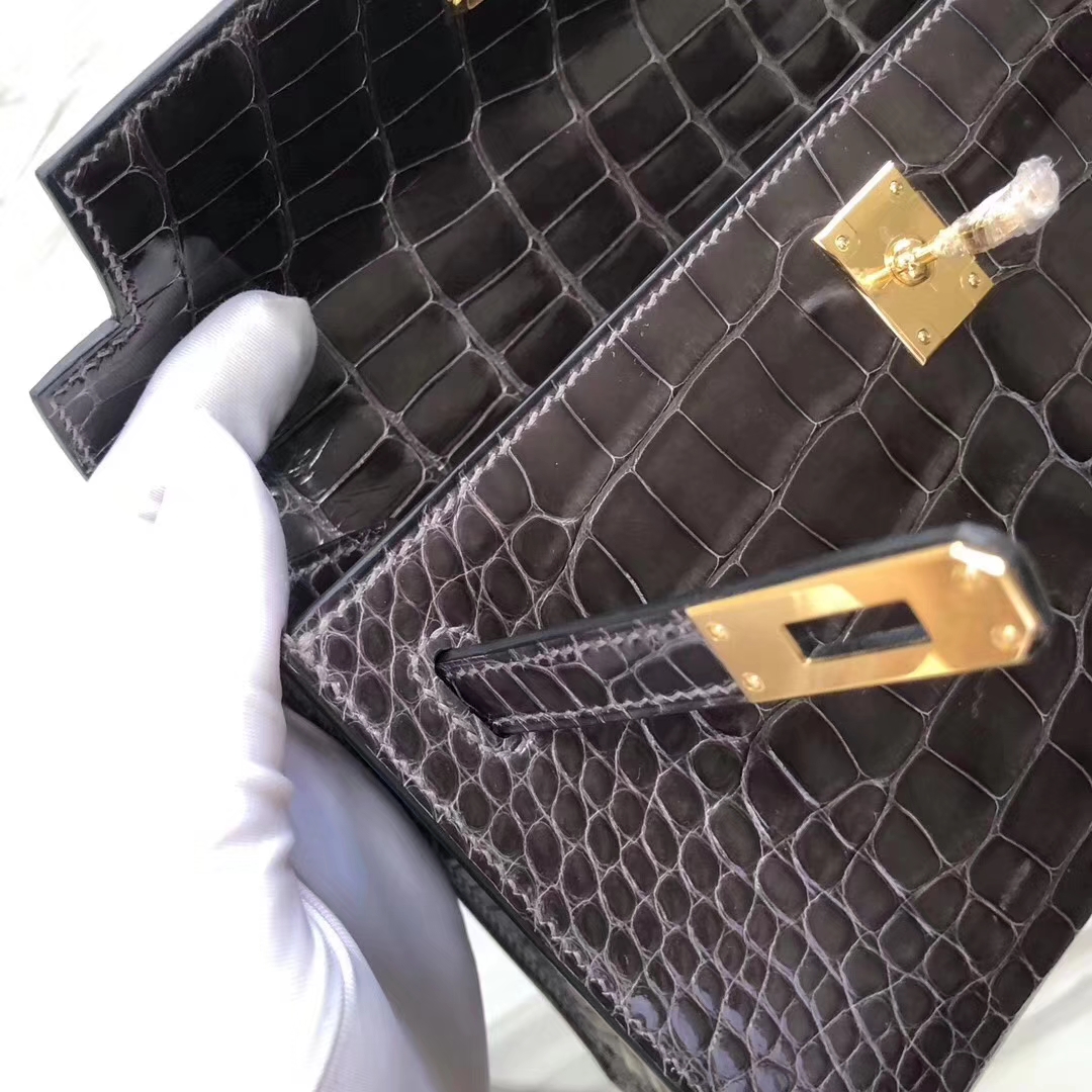 Hermès(爱马仕)Minikelly pochette 亮面鳄鱼 ck88 石墨灰 Graphite 金扣 22cm-拉尔森鳄鱼皮具定制 - 爱马仕包包官网 Hermès(爱马仕)Minikelly pochette 亮面鳄鱼 ck88 石墨灰 Graphite 金扣 22cm