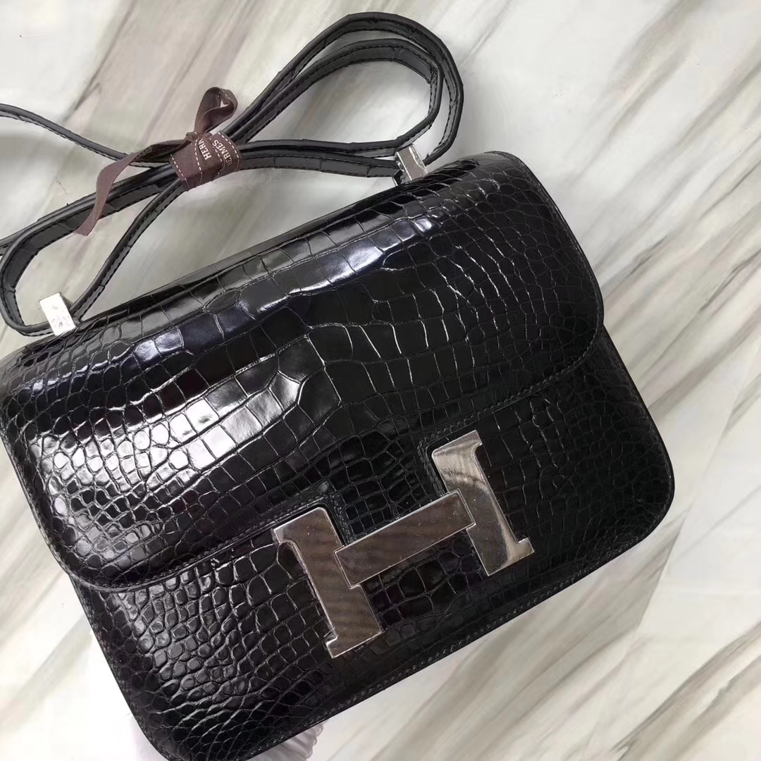 Hermès（爱马仕）Constance24cm Alligator shiny 亮面鳄鱼 ck89 黑色 noir 银扣 现货