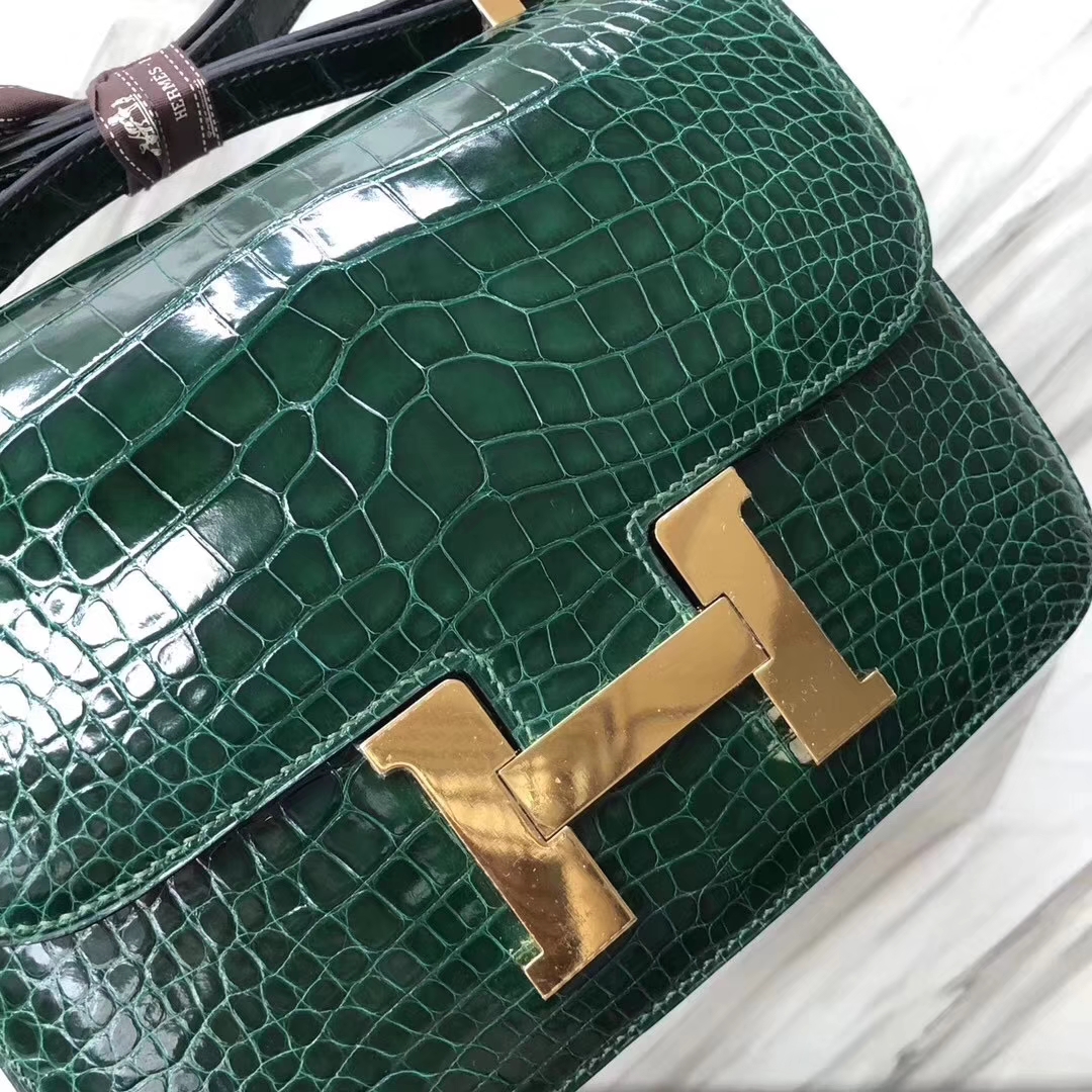 Hermès(爱马仕)Constance24cm Alligator shiny 亮面鳄鱼 ck67 祖母绿 金扣 现货-拉尔森鳄鱼皮具定制 - 爱马仕包包官网 Hermès(爱马仕)Constance24cm Alligator shiny 亮面鳄鱼 ck67 祖母绿 金扣 现货