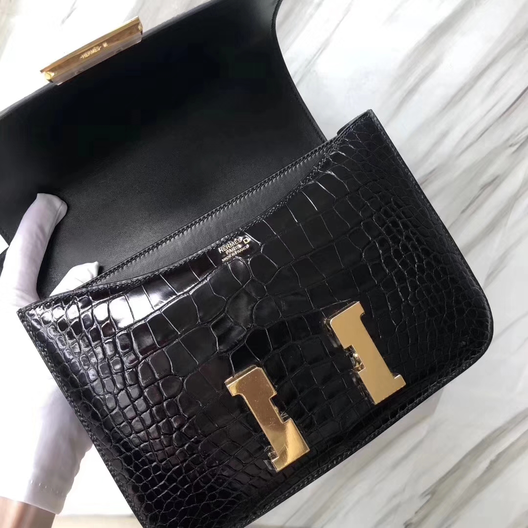 Hermès（爱马仕）Constance24cm Alligator shiny 亮面鳄鱼 ck89 黑色 noir 金扣 现货