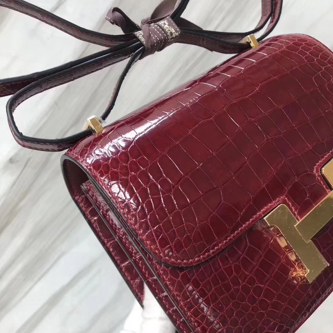 Hermès（爱马仕）Constance空姐包 Alligator shiny 亮面鳄鱼 F5 勃艮第酒红 金扣 18cm